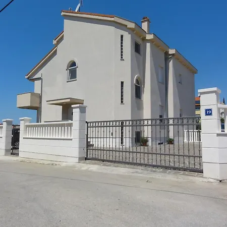 Roko Apartman Biograd Na Moru